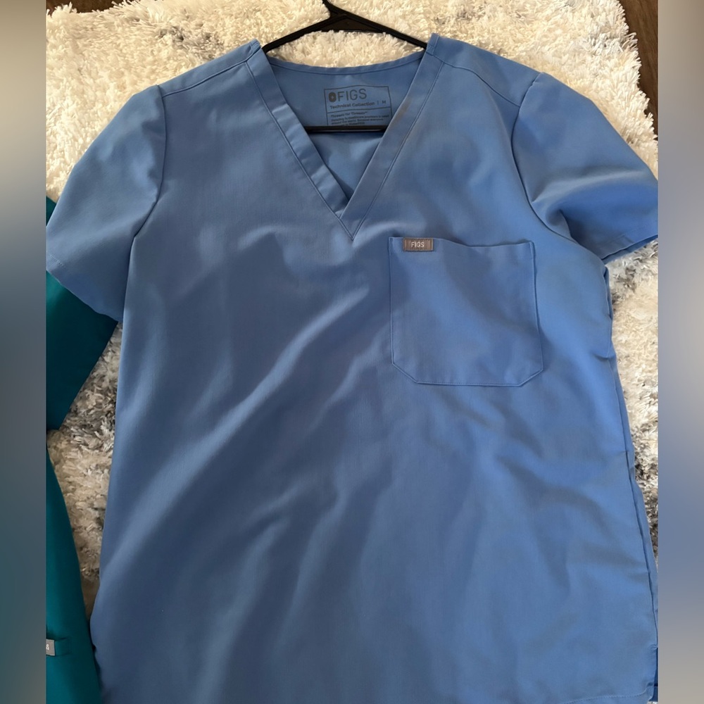 Figs Ceil Blue Scrub Top